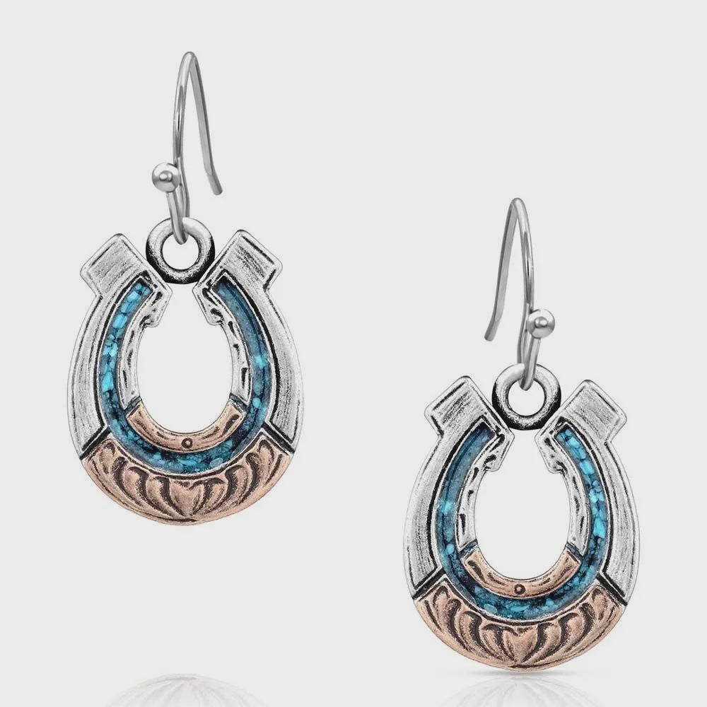 INNER LIGHT HORSESHOE EARRINGS