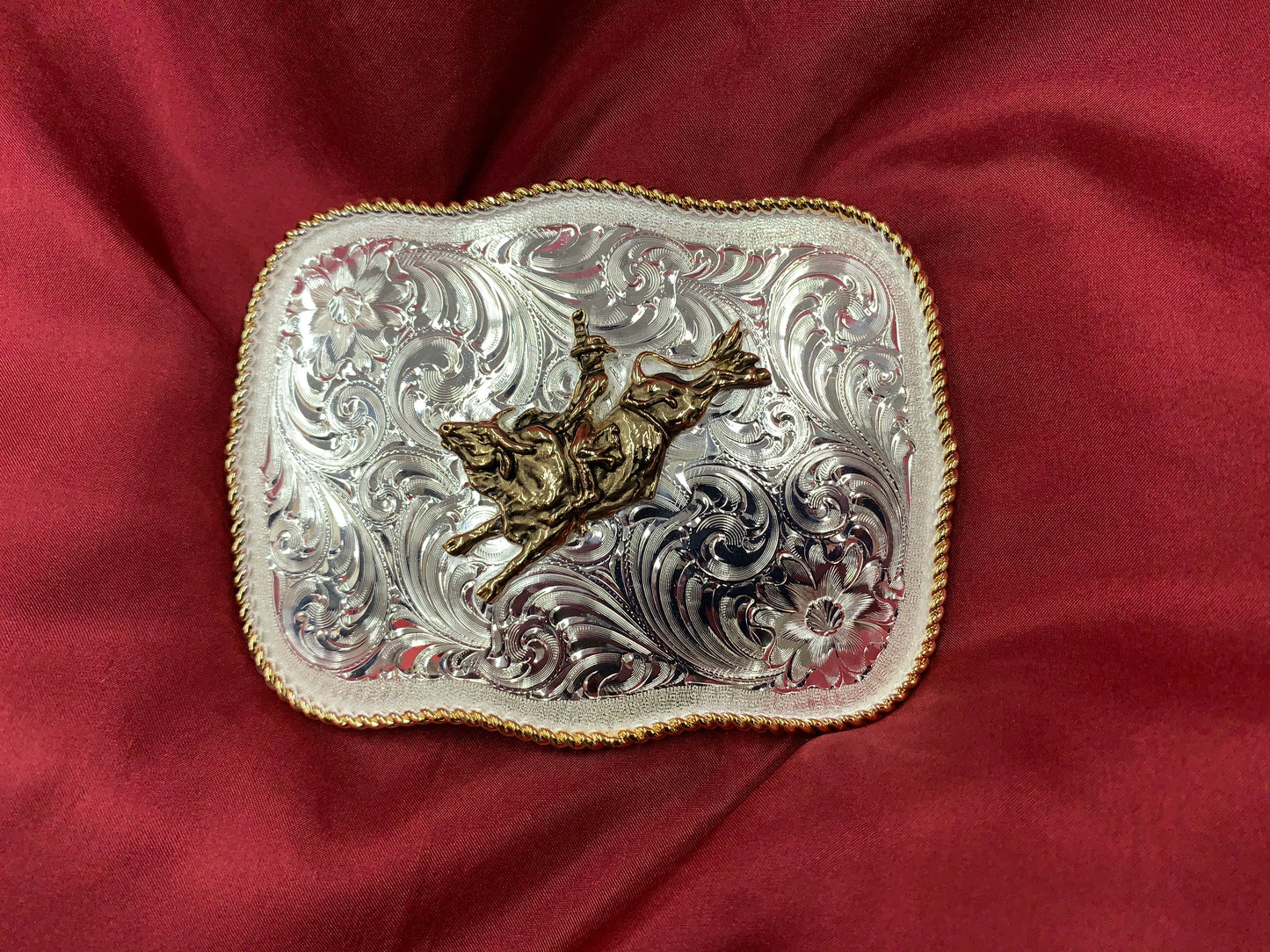 LARGE SCALLOPED BUCKLE- BULLRIDER