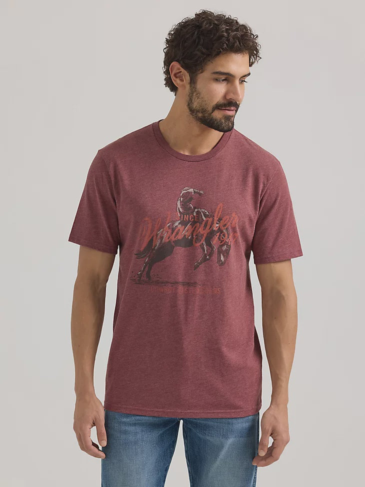 MENS WRANGLER BUCKIN HORSE BURGANDY TSHIRT