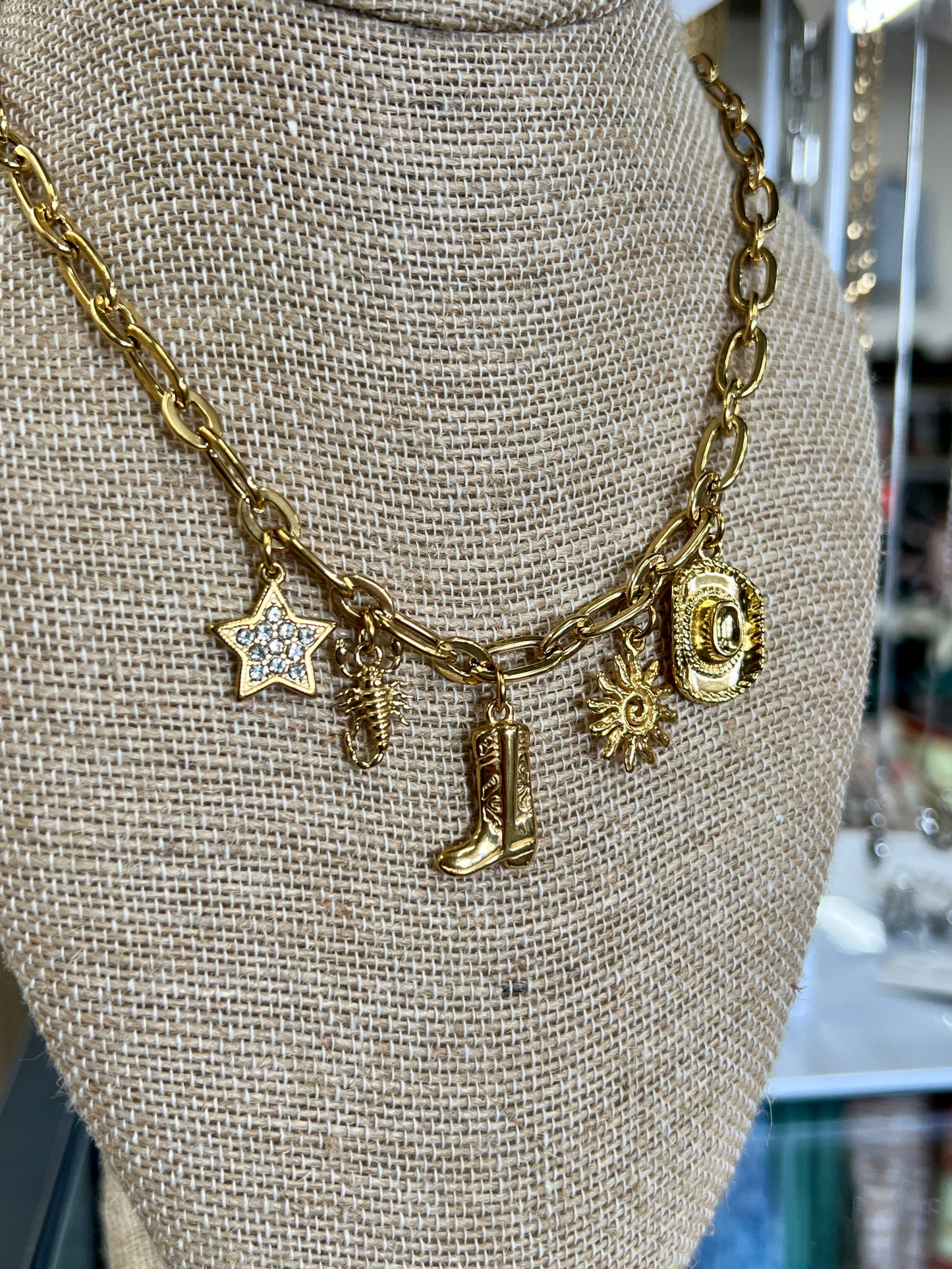 WESTERN CHARM NECKLACE