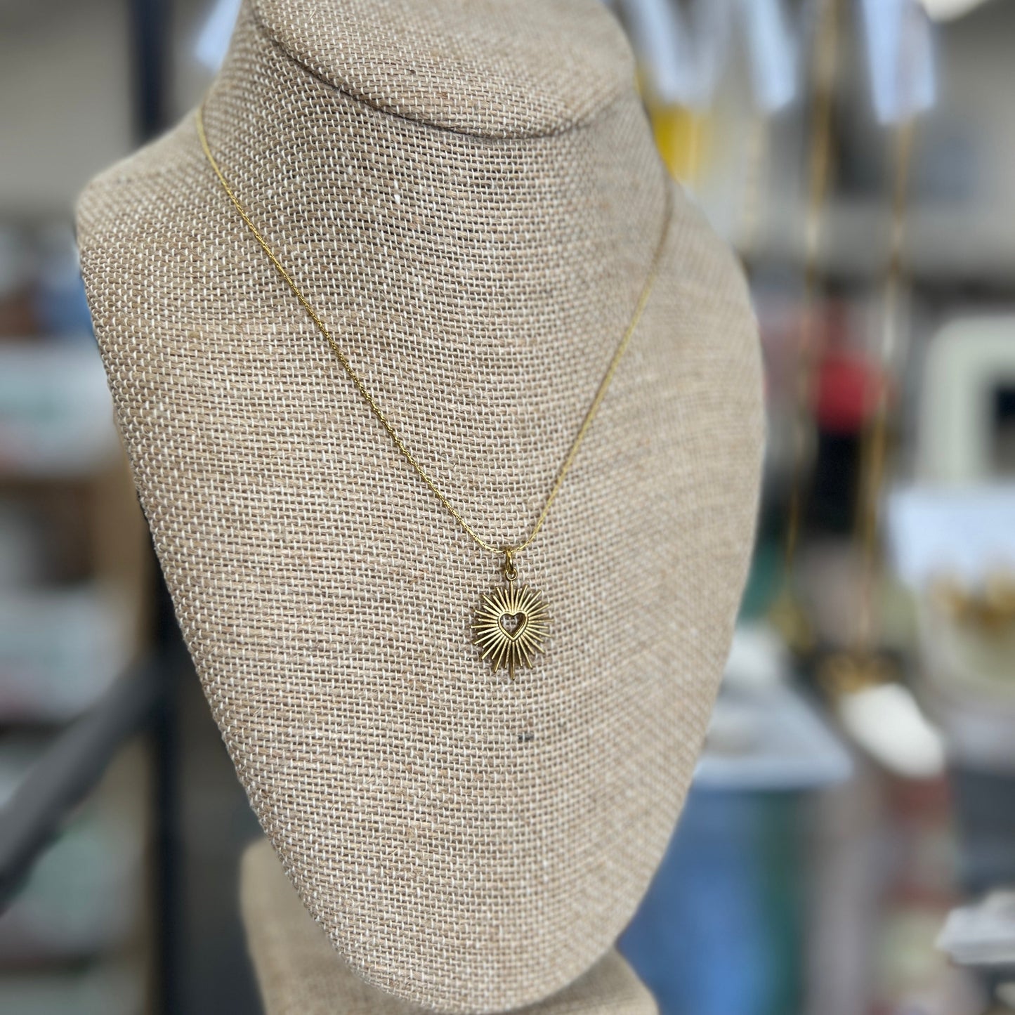 WESTERN PENDANT NECKLACE