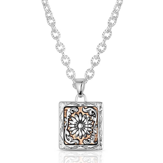 RANCH HOUSE FLORAL NECKLACE