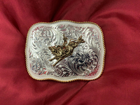 LARGE SCALLOPED BUCKLE- BULLRIDER