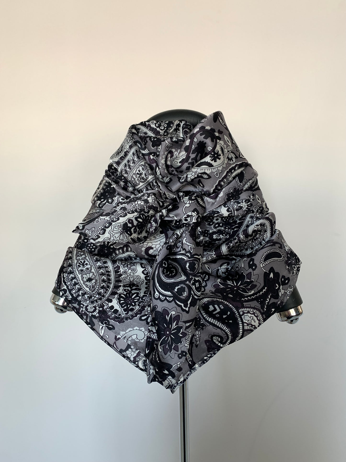 GREY PAISLEY WILD RAG